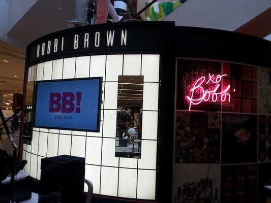 Bobbi Brown counter