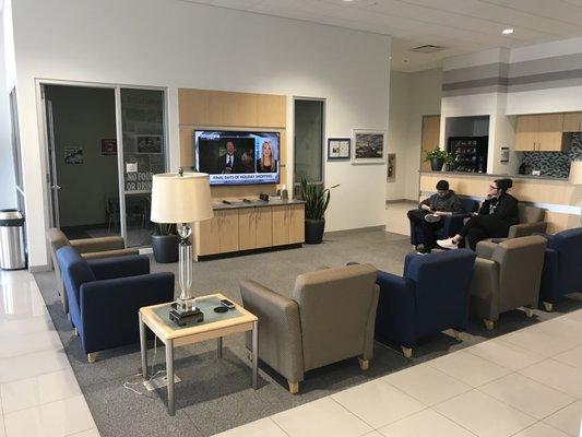 John Jones Auto Group Scottsburg Lounge