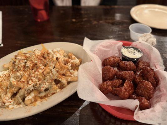 Boneless chicken wings & Cheese fries