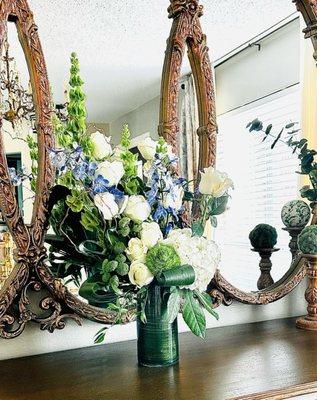 Flower arrangement by BeauMonde Flora