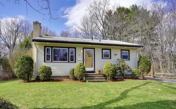 Closed! Adorable home at 59 Glendale Rd, Maynard. Under contract after the weekends Open houses.
www.59glendalerd.com