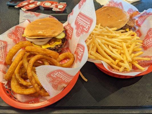 Freddy's Frozen Custard & Steakburgers