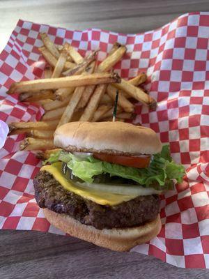 Cheese burger with home fries