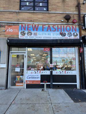 NEW FASHION CLOTHING STORE