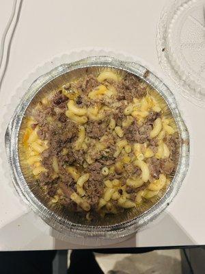 "Minced beef Mac and cheese with cherry tomatoes and green peppers "