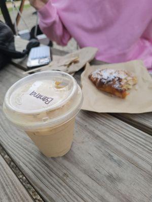 Iced Banana bread latte