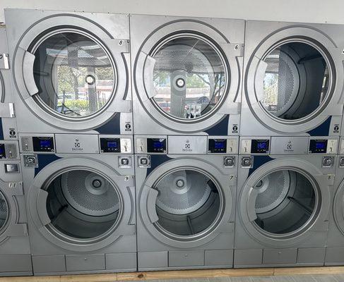 Laundromax On Sunrise