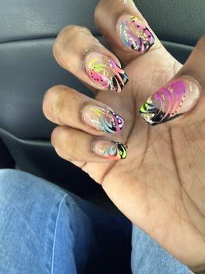 V Vian Nails