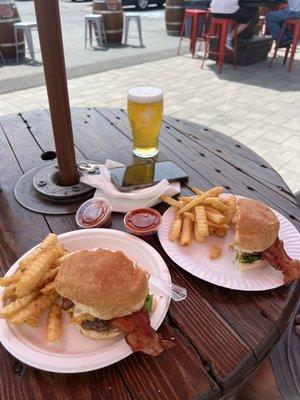 Oh, the fries are perfectly seasoned - yum