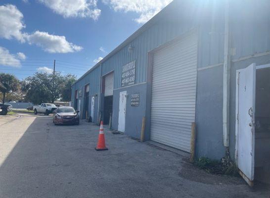 Unit 5 - Amazing Autobody Inc; no sign out front.