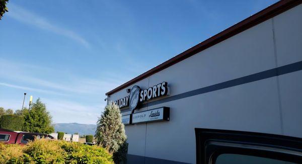 Holiday Market Sports Center