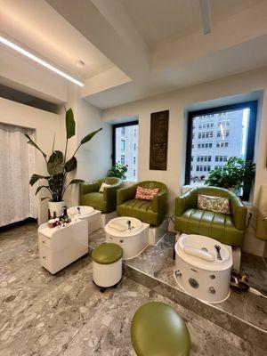Comfy Pedicure chairs