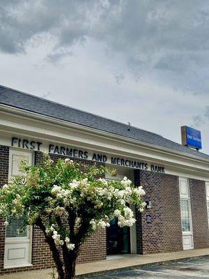 First Farmers & Merchants Bank
