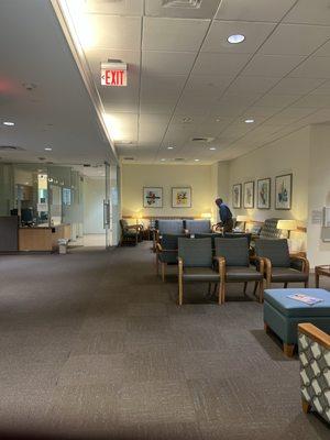Waiting area for MGH orthopedic doctor