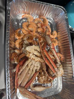 2lbs shrimp and crab legs
