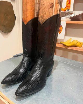 Bootmaker Quality Shoe Repair