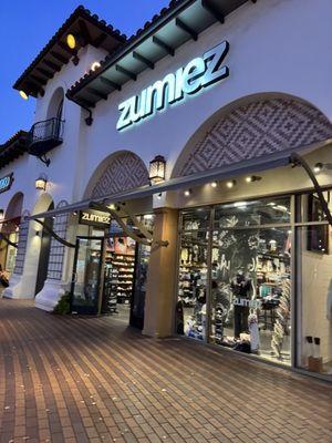 Zumiez