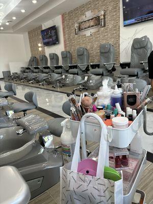 Divine Nail Bar