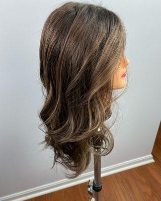We also work with wigs, hair pieces and coloring extensions!