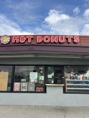 M & T Donut Shop