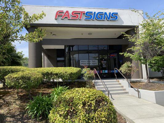 Fastsigns
