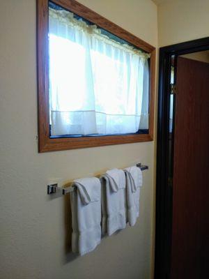 Par 4 Resort, Mishicot WI. Villa second bedroom vanity room