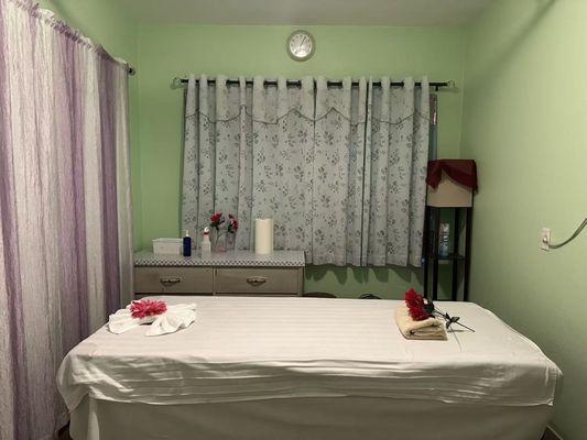 Golden Hands Massage