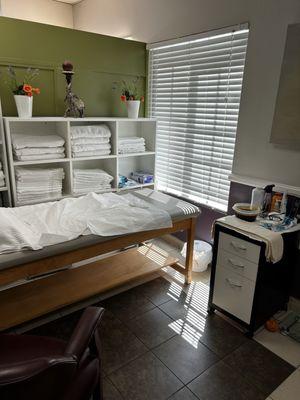 Clean and sanitized sugaring area!