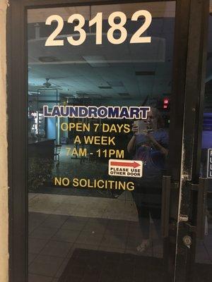 Sandalfoot Square LaundroMart