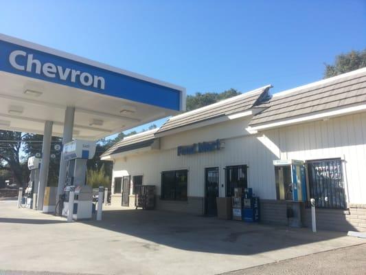 Chevron mini Mart