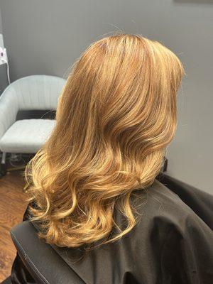 A Khlassz of Colour Hair Studio