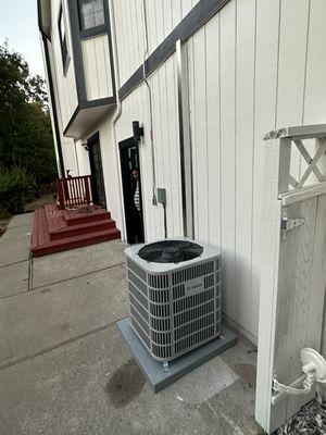 Bosch 4 Ton Heat Pump ( inverter)