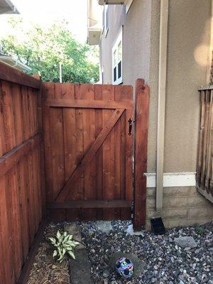 Un-level gate - built freeform?
