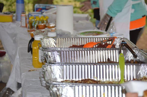 Pakes, harsh brown, sausages, bacons, eggs, etc. ready to be served