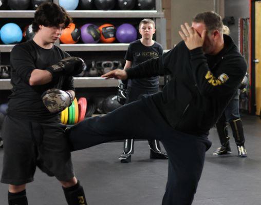 Boxing|Kickboxing|Muay Thai| Savate in Anthem|New River|North Phoenix|Kids|Teens|Adults