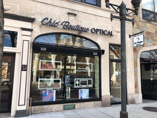 Come to Chic'Boutique for a comprehensive eye exam and check our fashion optical!