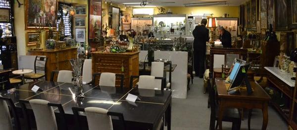 Roland Antiques Gallery I