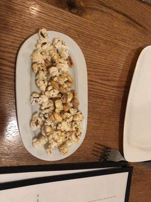 Popcorn and hominy corn