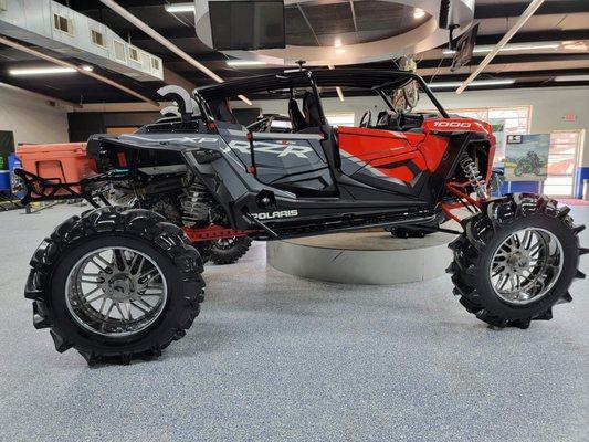Polaris XP 1000 4 High Lifter