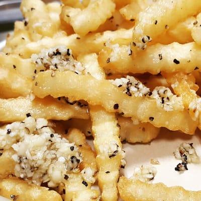 Black pepper garlic fries.