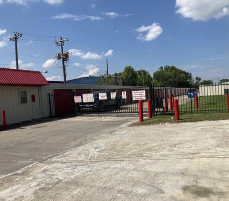 Greenspoint Store & Lock