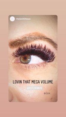 Mega volume lashes