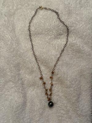 Die Kette wurde nur getragen...kein duschen oder schwimmen im Meer