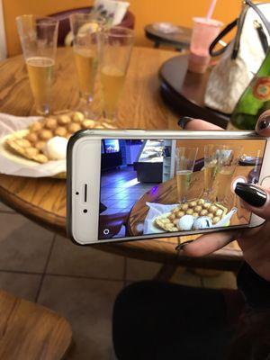 Bubble waffle w/ Ice Cream(鸡蛋仔)