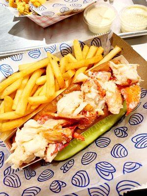 Jumbo lobster roll