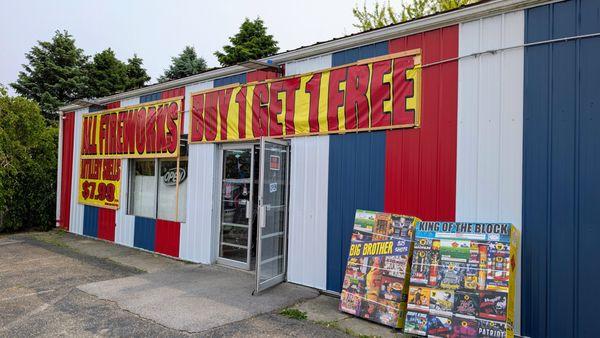 Sky Thunder Fireworks