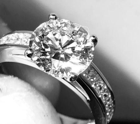 Latin Gold Jewelry and Engraving