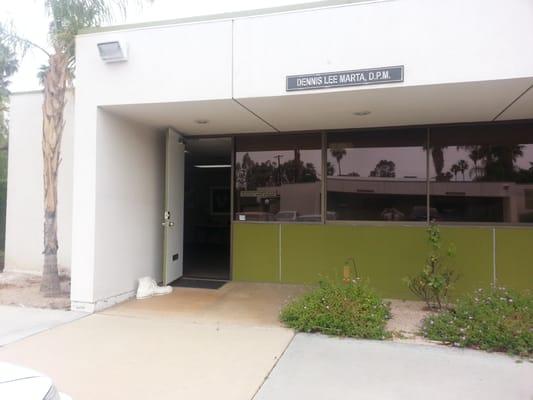 Dennis L Marta, DPM