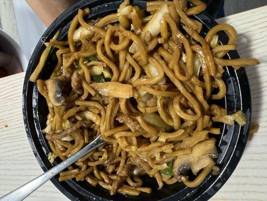 Beef lo mein