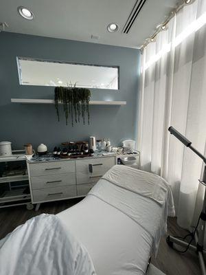 Facial room